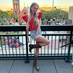 Meet your Posher, Gabrielle